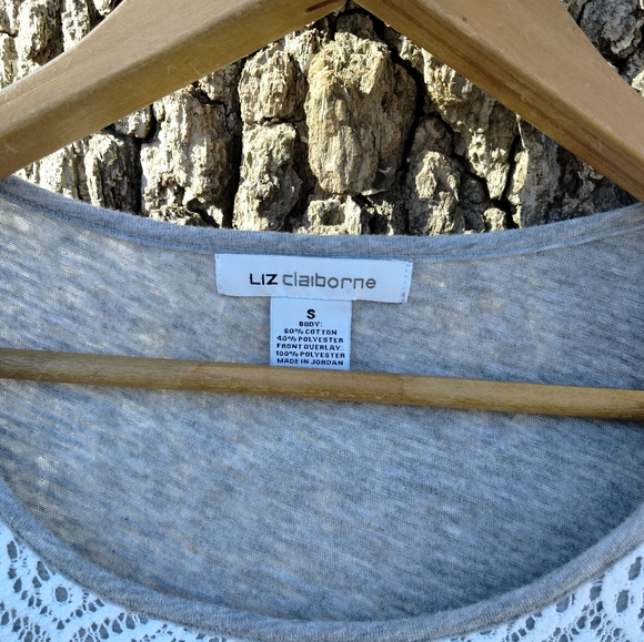 Liz Claiborne Lace front blouse in size S - Picture 4 of 4